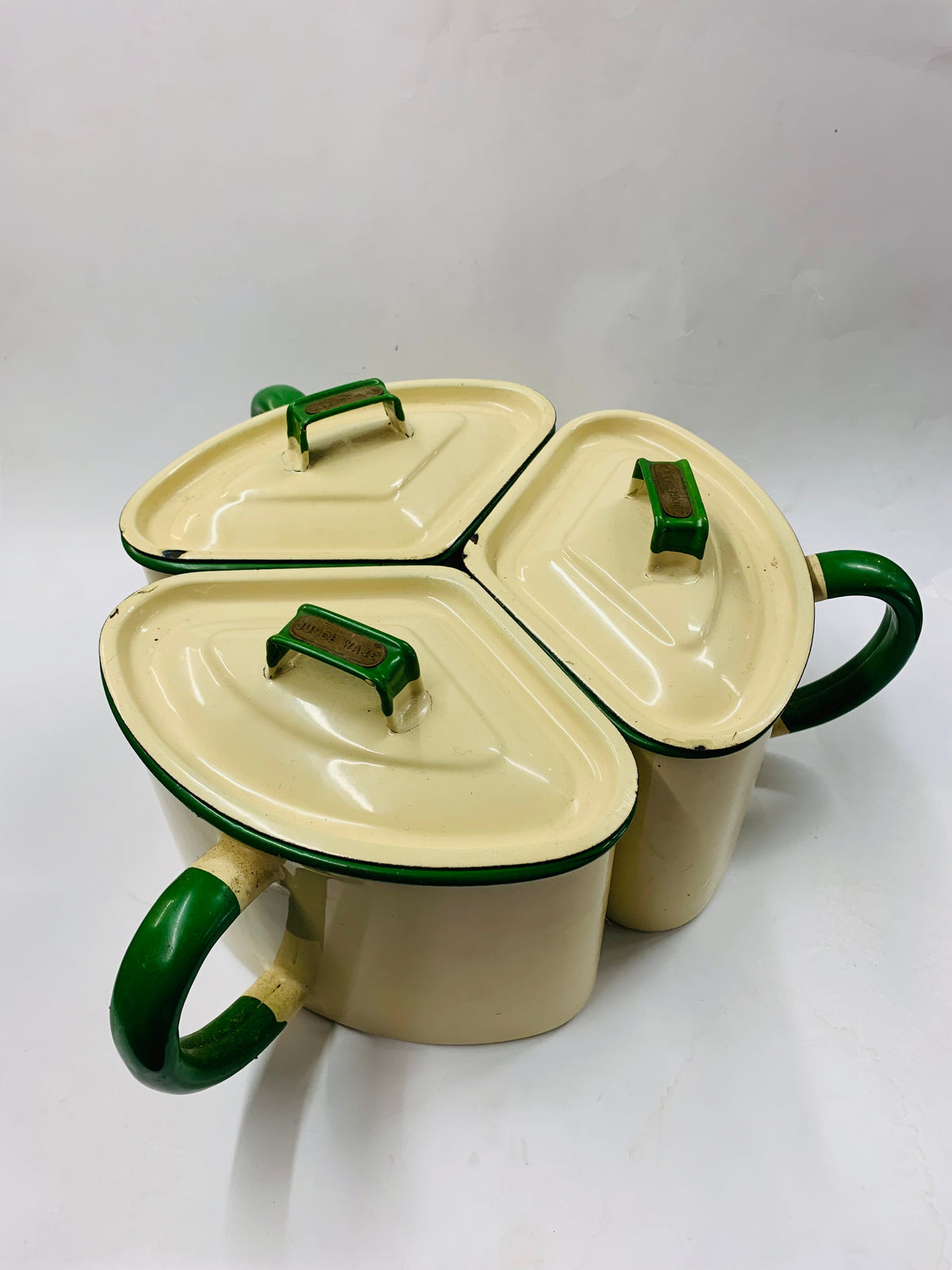 Judgeware Enamel Pot – Wood and Salt